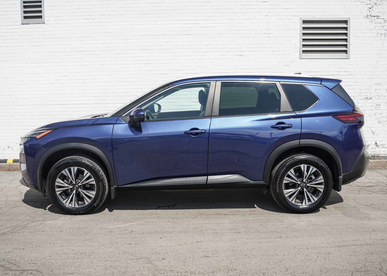 2023 Nissan Rogue SV Moonroof