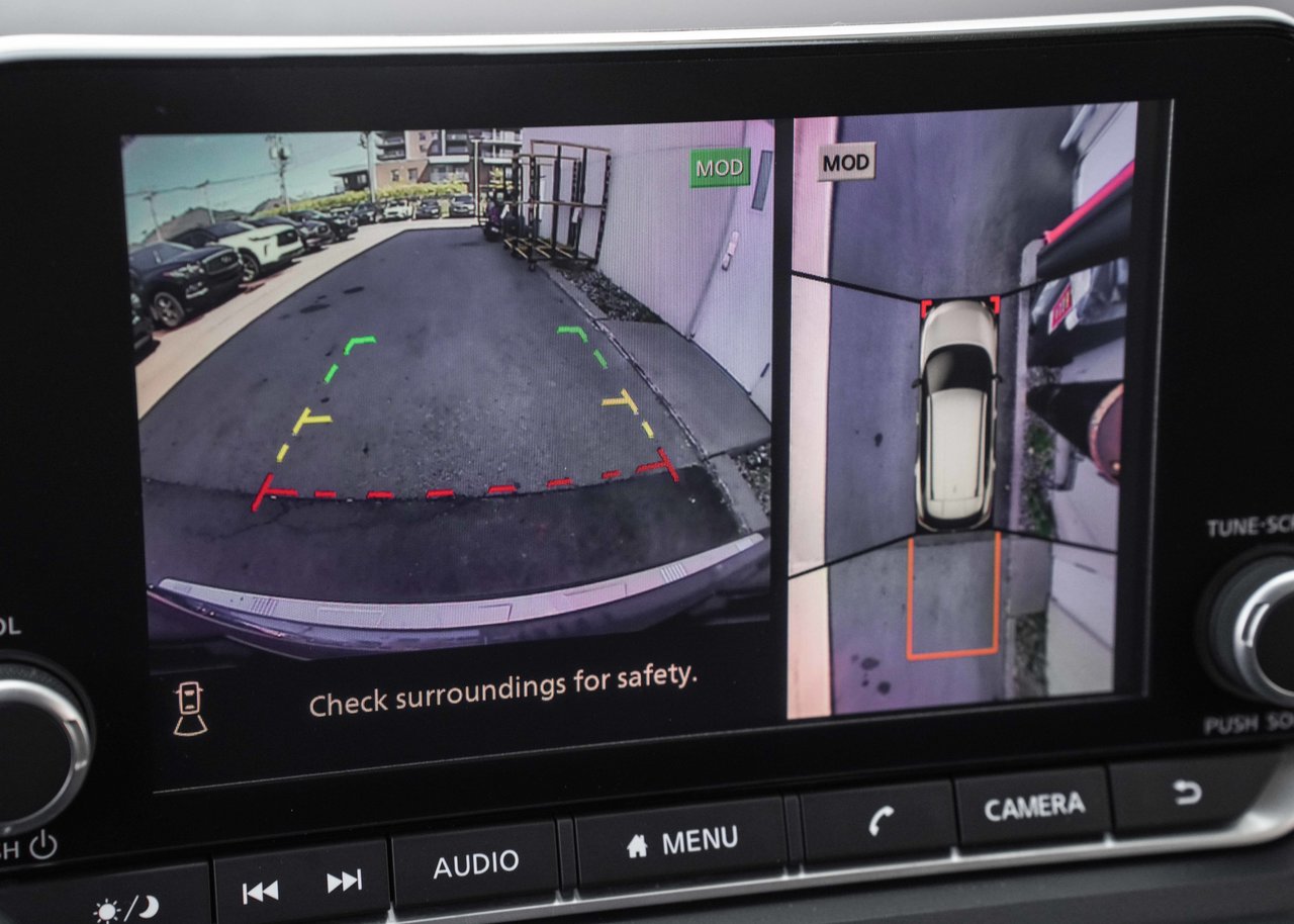 2023 Nissan Rogue SV Moonroof