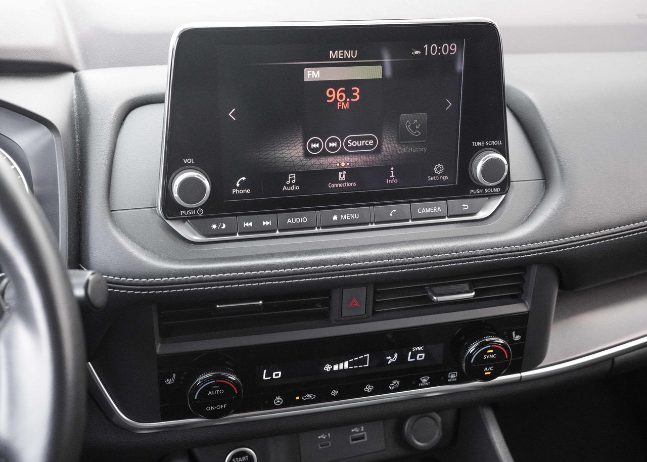2023 Nissan Rogue SV Moonroof