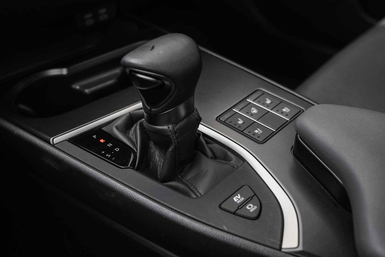 2023 Lexus UX 250h PREMIUM AWD BAS KM CUIR TOIT CARPLAY