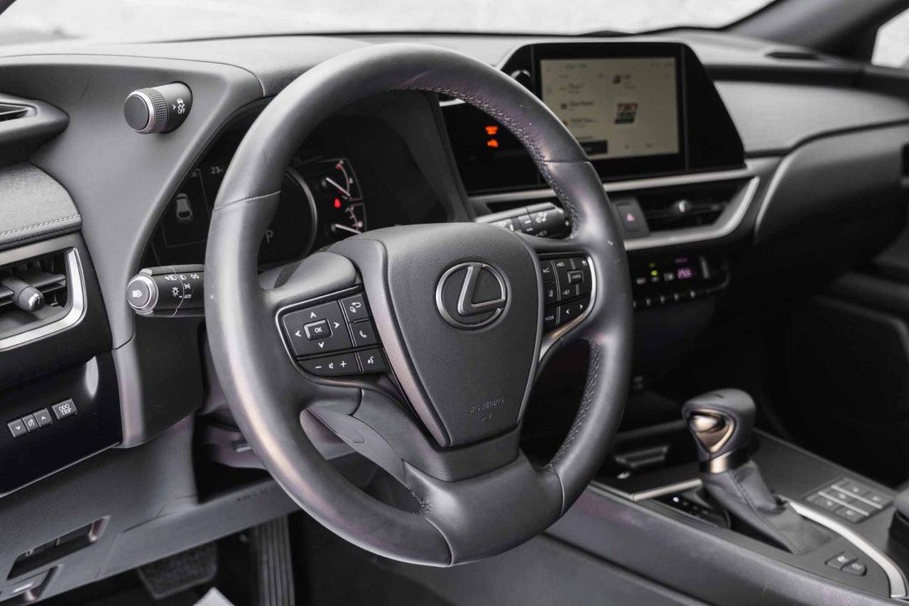 2023 Lexus UX 250h PREMIUM AWD BAS KM CUIR TOIT CARPLAY
