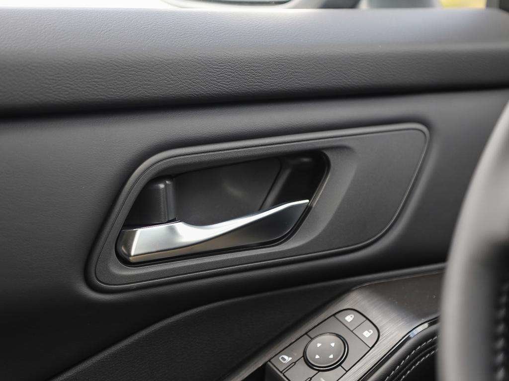 2026 Nissan Rogue SV Moonroof