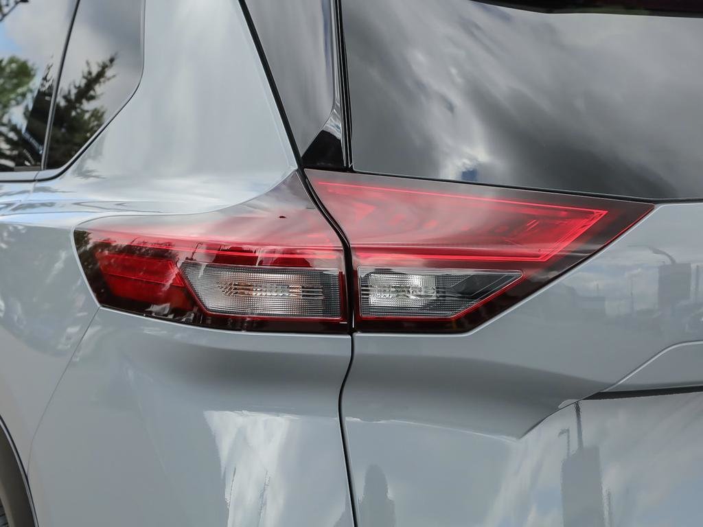 2026 Nissan Rogue AWD Platinum
