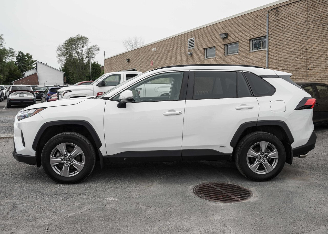 2023 Toyota RAV4 HYBRID XLE AWD
