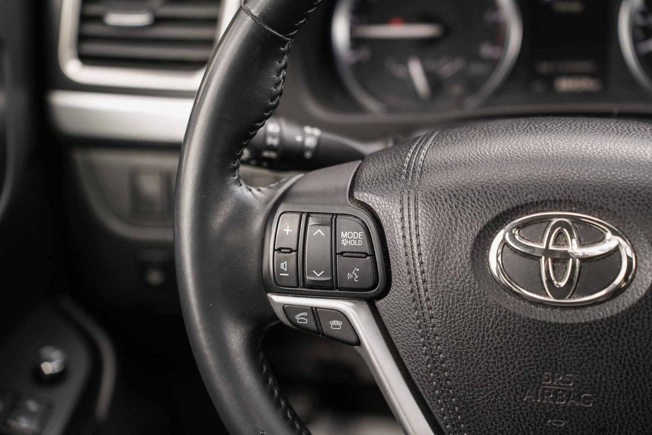 2016 Toyota Highlander XLE AWD BAS KM 8 PASS CUIR TOIT NAVI