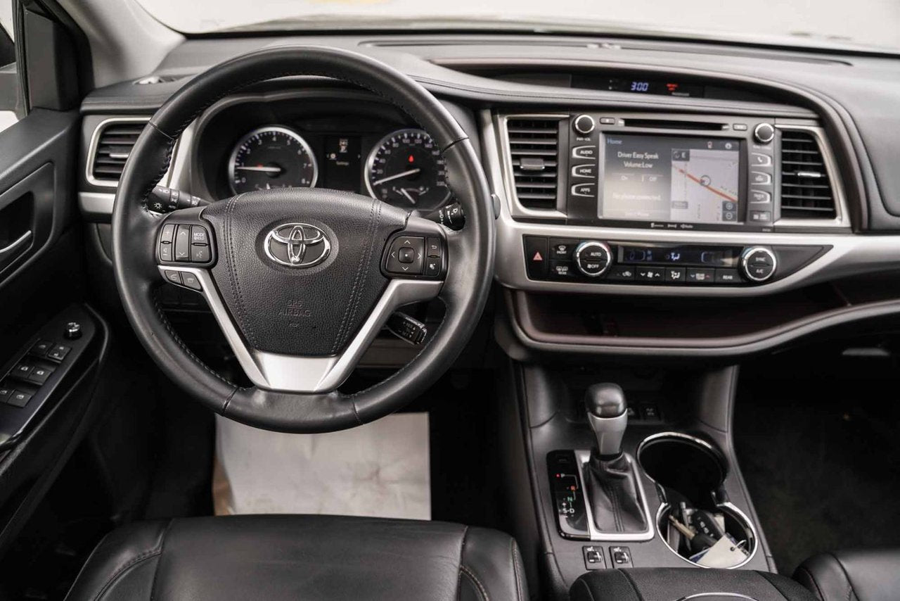 2016 Toyota Highlander XLE AWD BAS KM 8 PASS CUIR TOIT NAVI