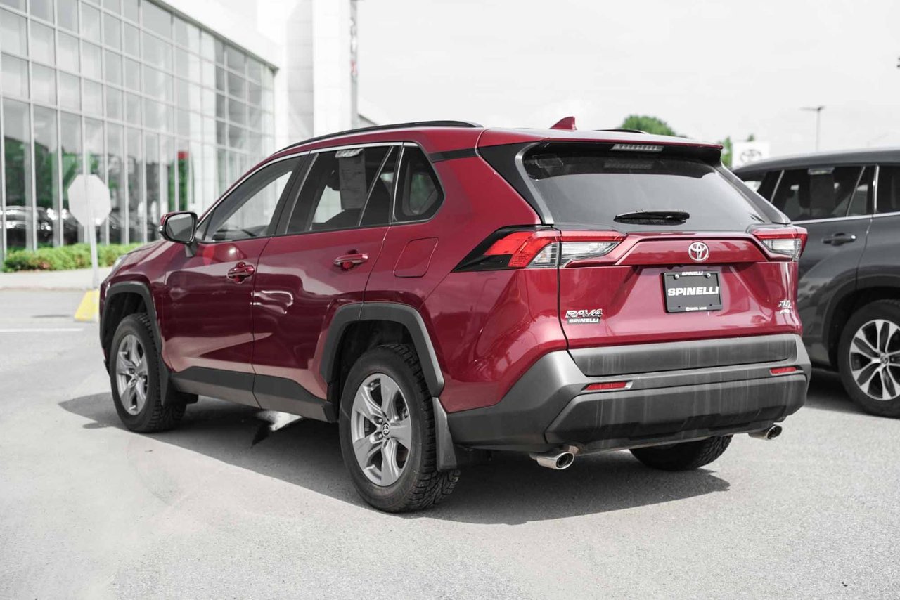 2022 Toyota RAV4 XLE