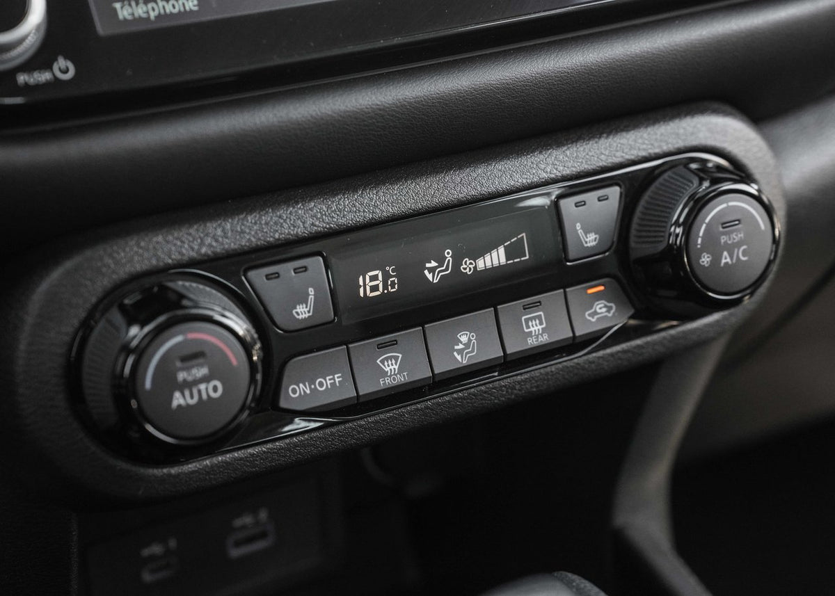 2024 Nissan Kicks SR Premium