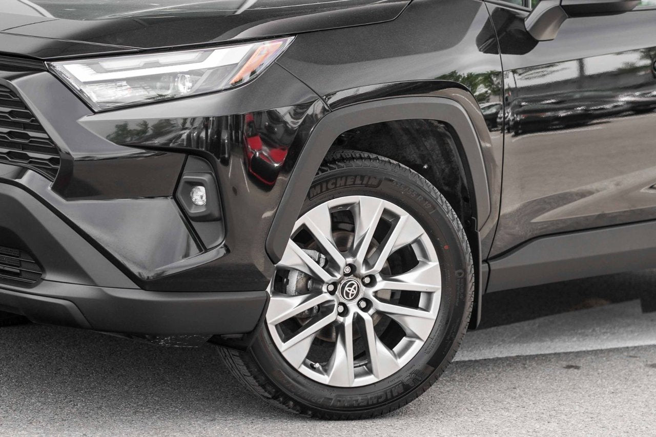 2025 Toyota RAV4 XLE PREMIUM AWD CUIR TOIT COMME NEUF 9000KMS