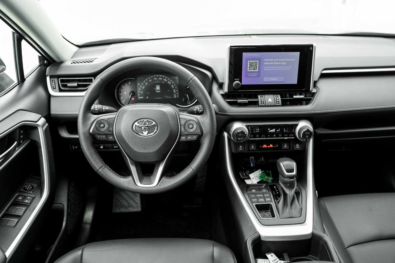 2025 Toyota RAV4 XLE PREMIUM AWD CUIR TOIT COMME NEUF 9000KMS