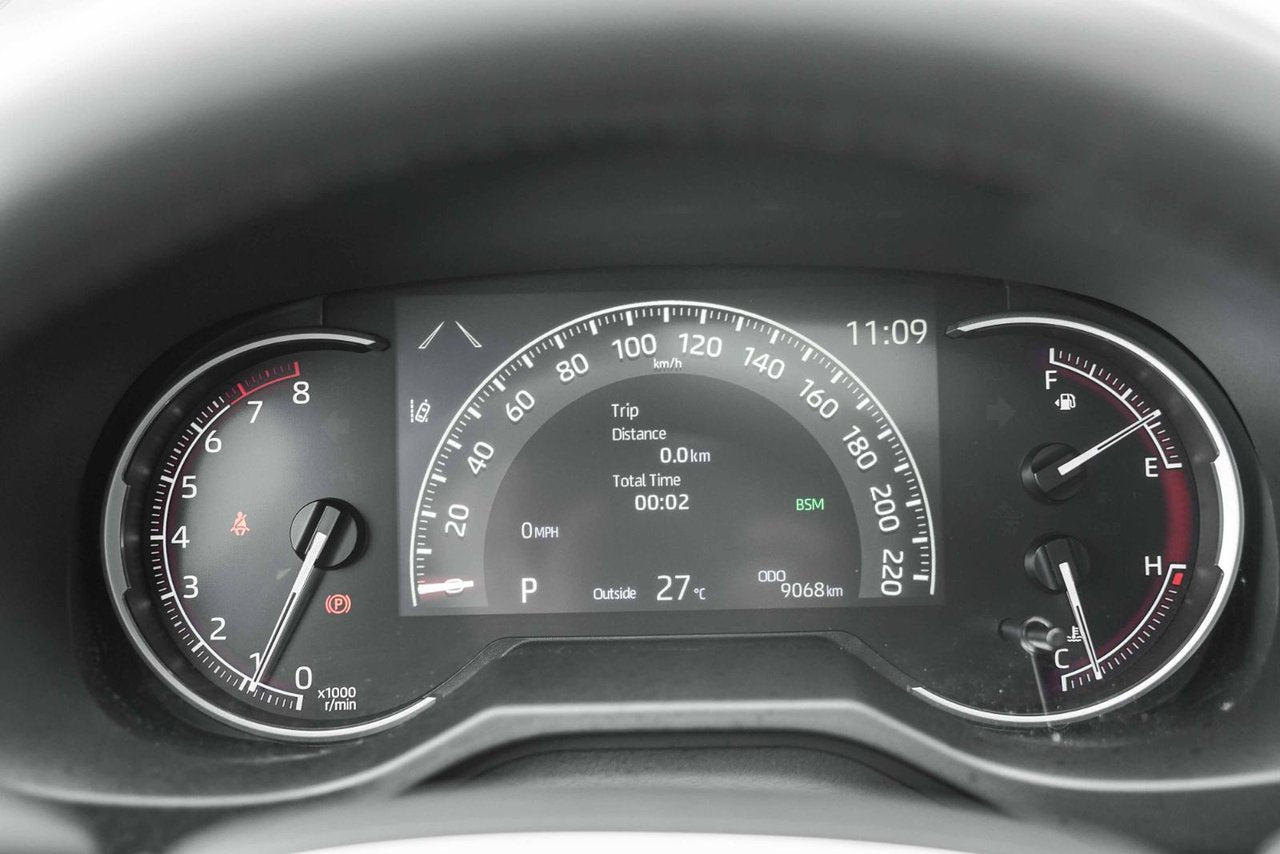 2025 Toyota RAV4 XLE PREMIUM AWD CUIR TOIT COMME NEUF 9000KMS