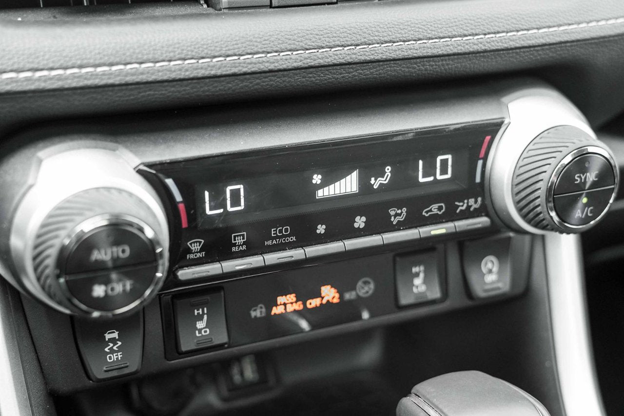 2025 Toyota RAV4 XLE PREMIUM AWD CUIR TOIT COMME NEUF 9000KMS