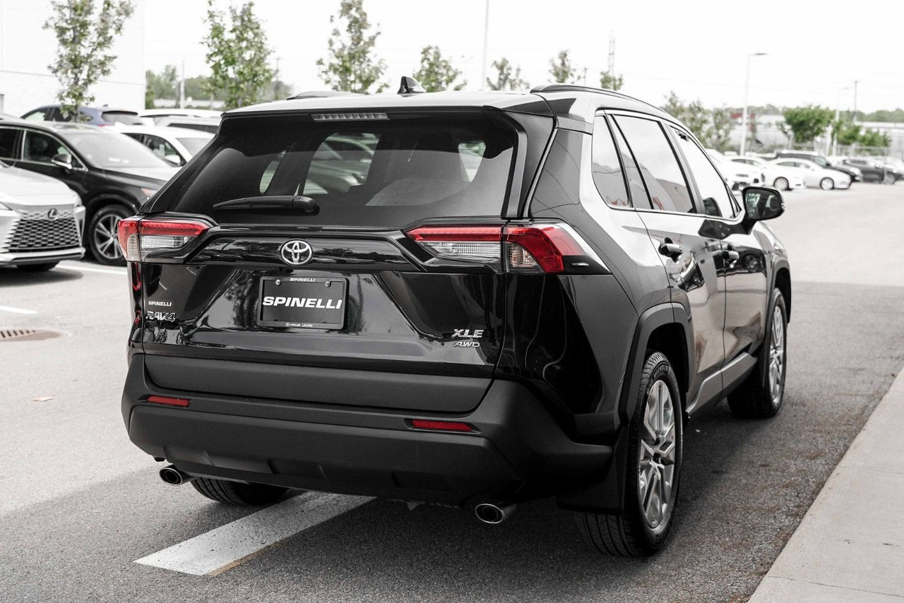 2025 Toyota RAV4 XLE PREMIUM AWD CUIR TOIT COMME NEUF 9000KMS