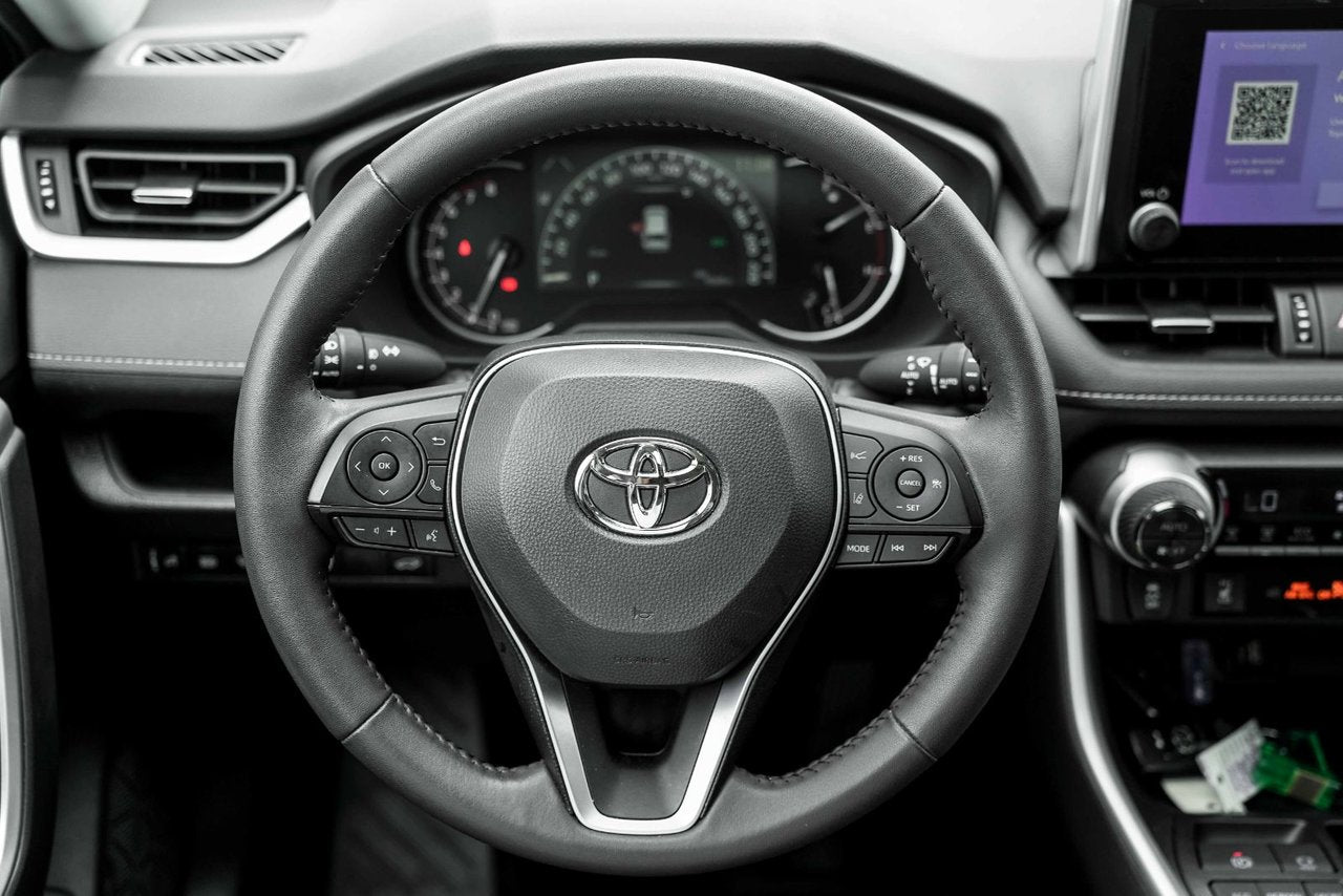 2025 Toyota RAV4 XLE PREMIUM AWD CUIR TOIT COMME NEUF 9000KMS