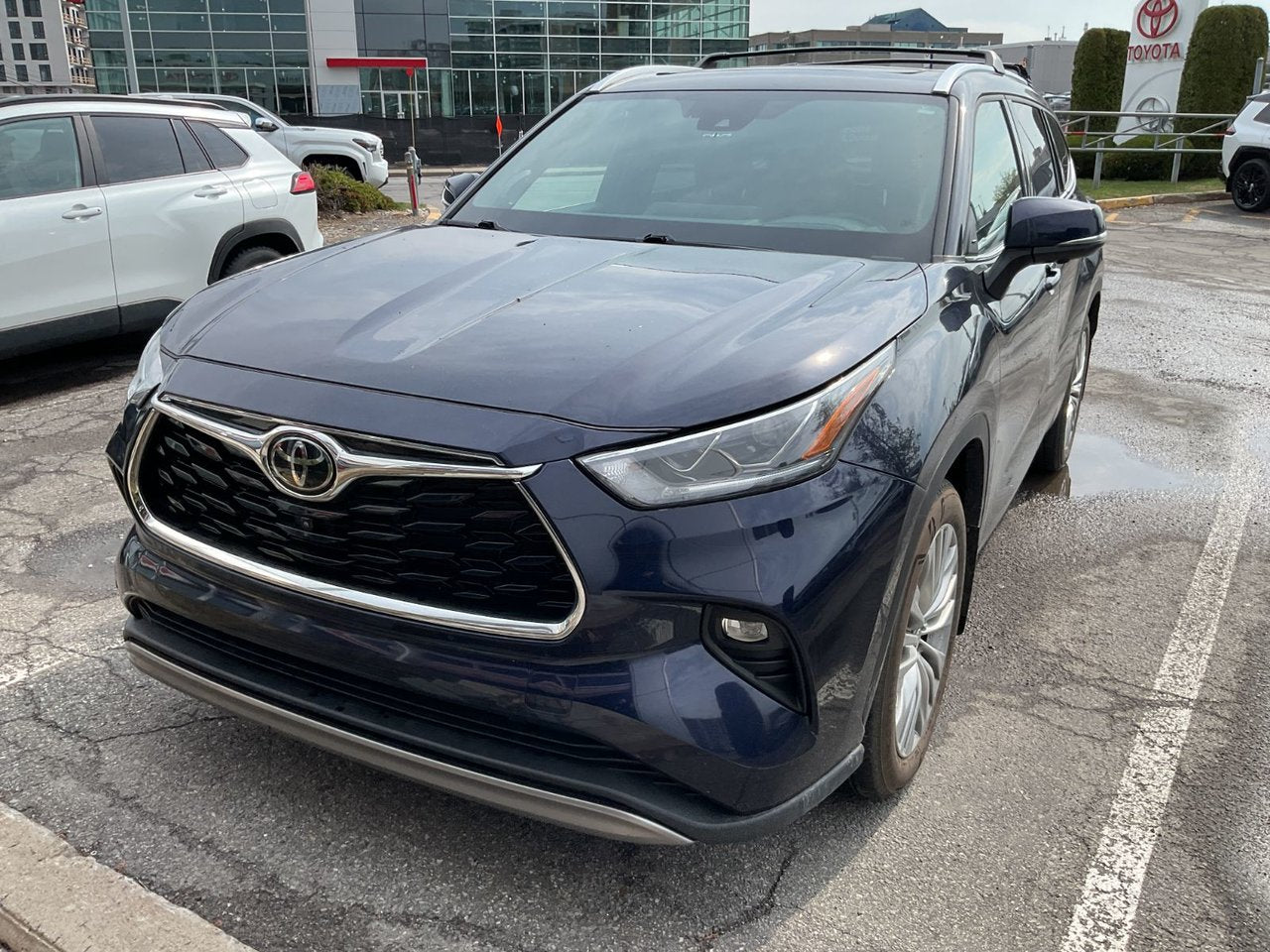2023 Toyota Highlander LIMITED PLATINUM