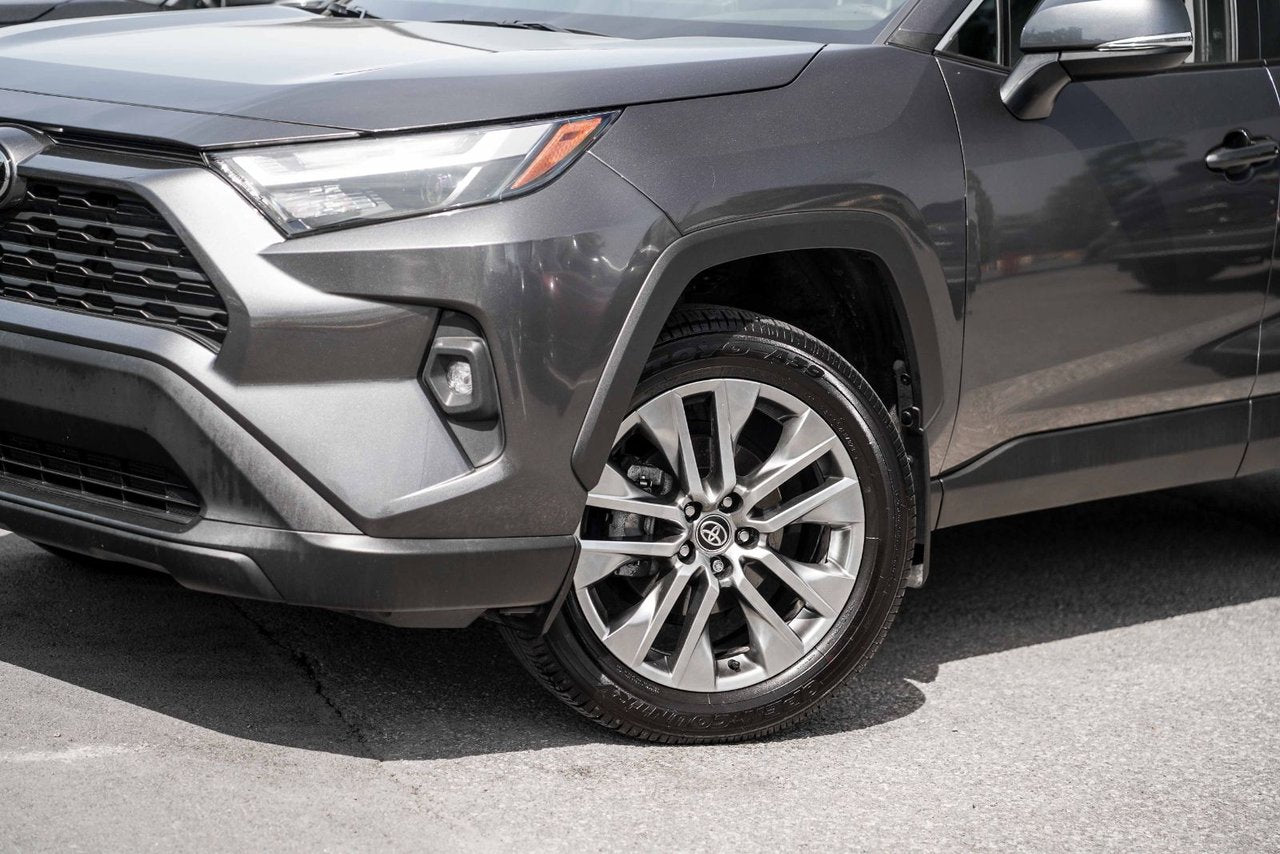 2024 Toyota RAV4 XLE PREMIUM