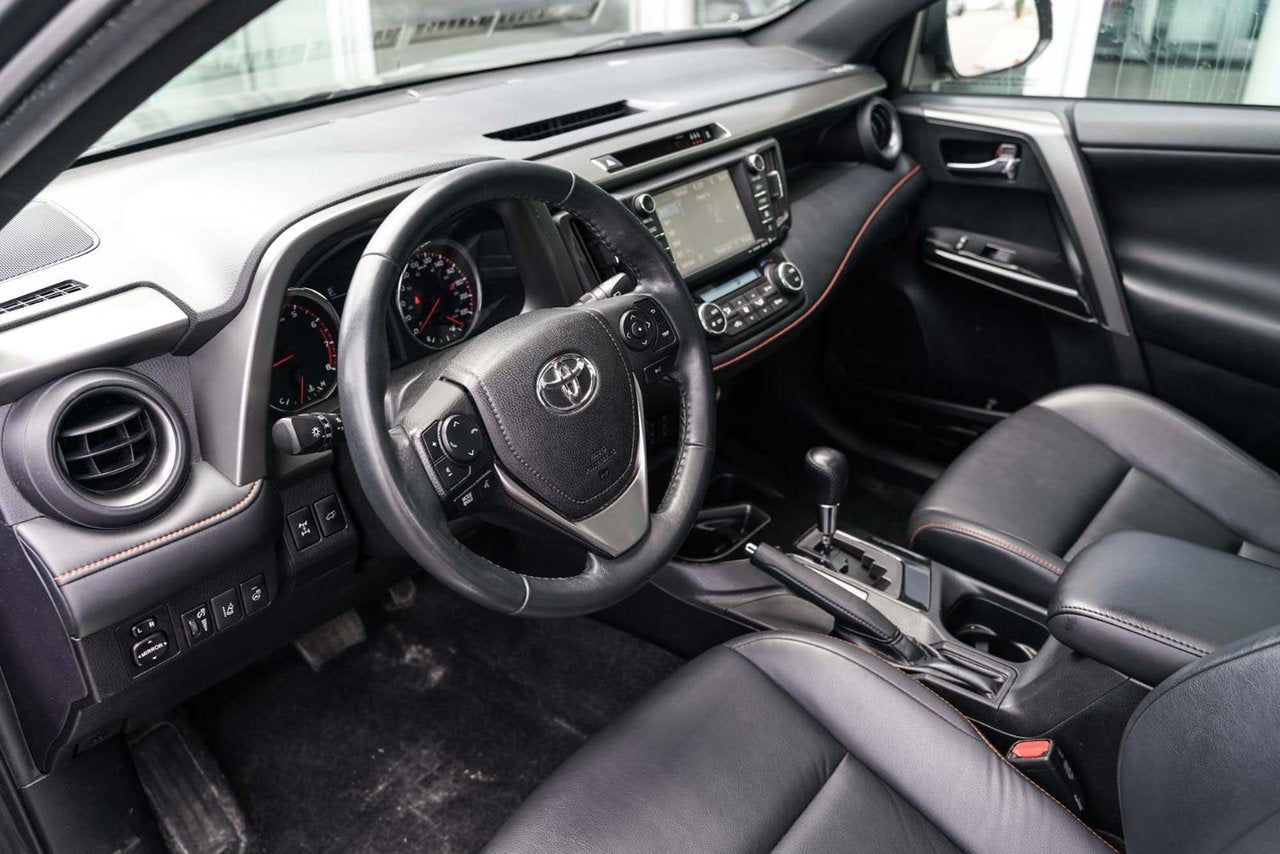 2017 Toyota RAV4 SE