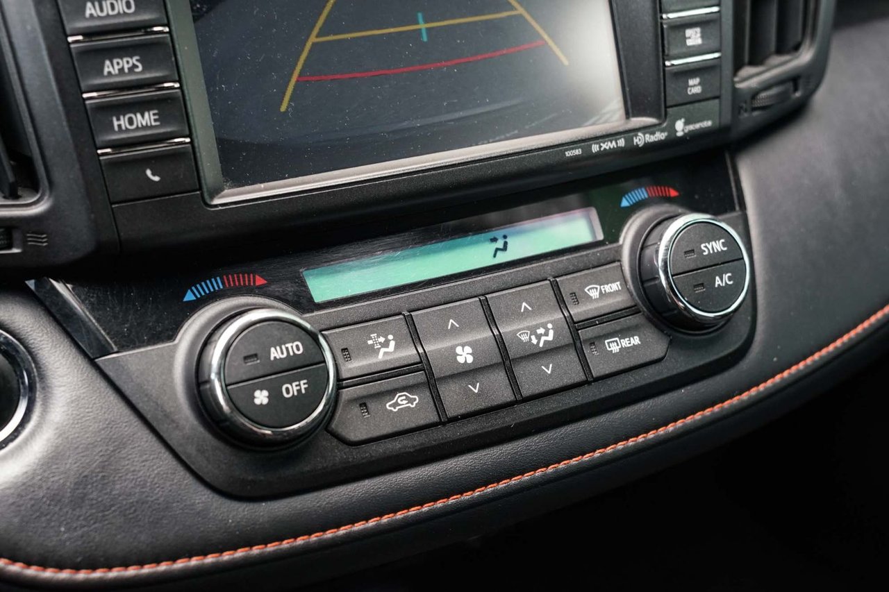 2017 Toyota RAV4 SE