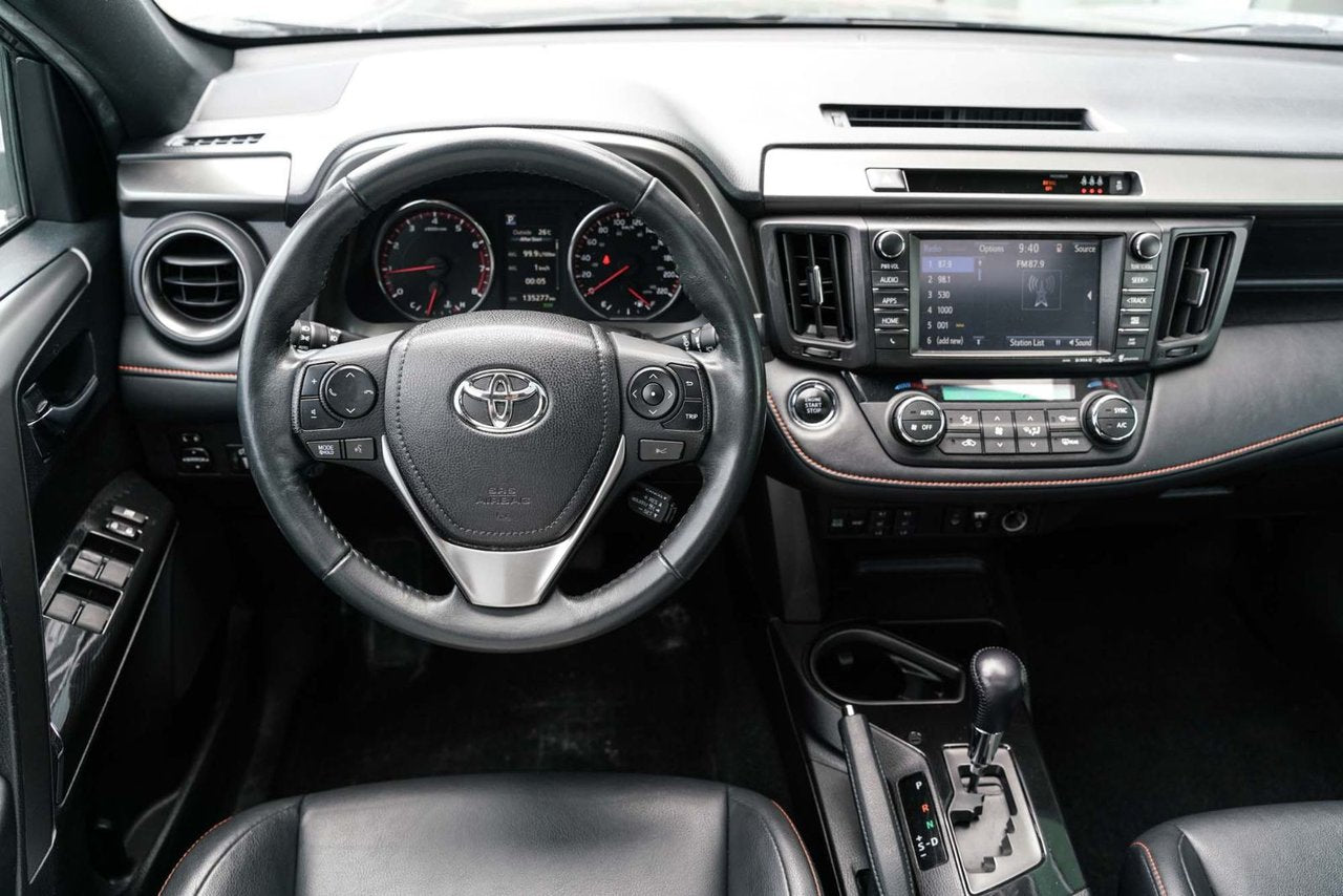 2017 Toyota RAV4 SE