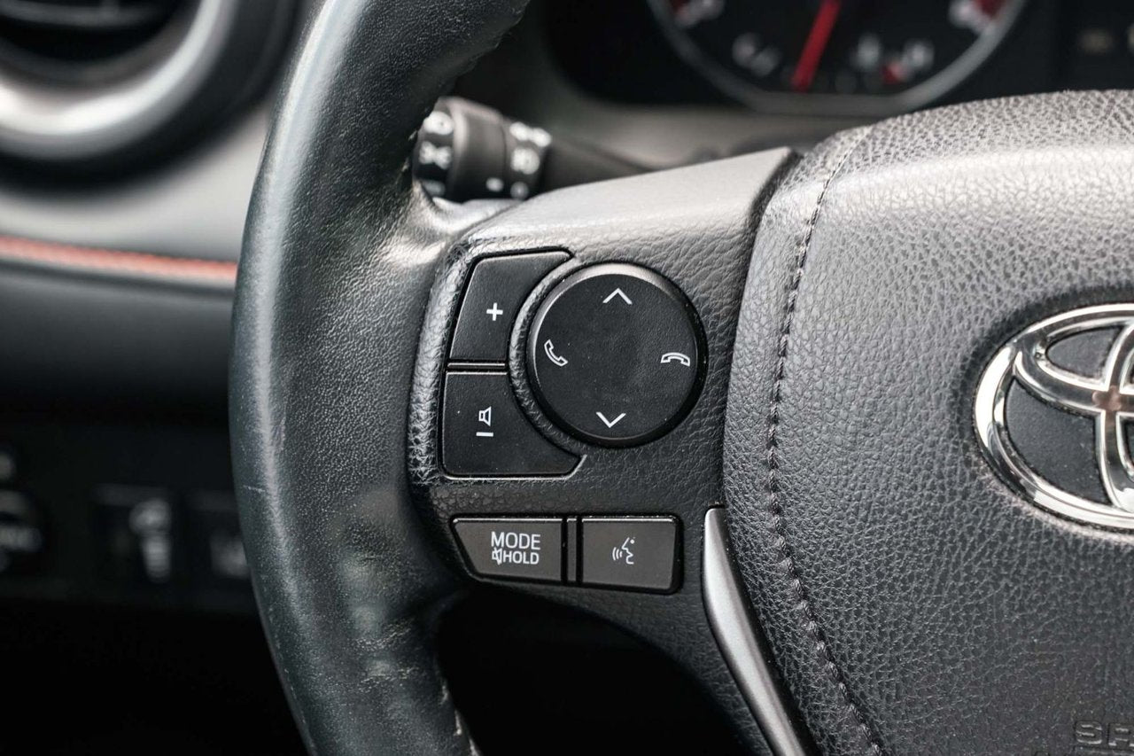 2017 Toyota RAV4 SE
