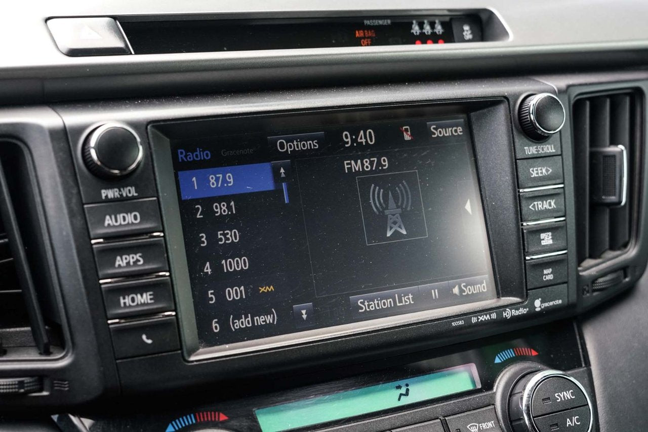 2017 Toyota RAV4 SE