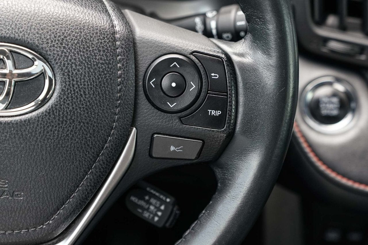 2017 Toyota RAV4 SE