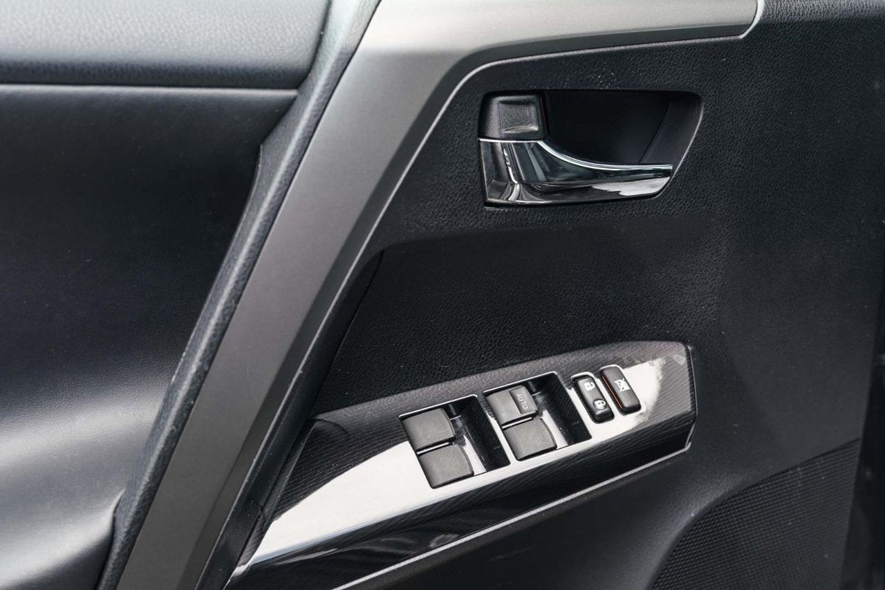 2017 Toyota RAV4 SE