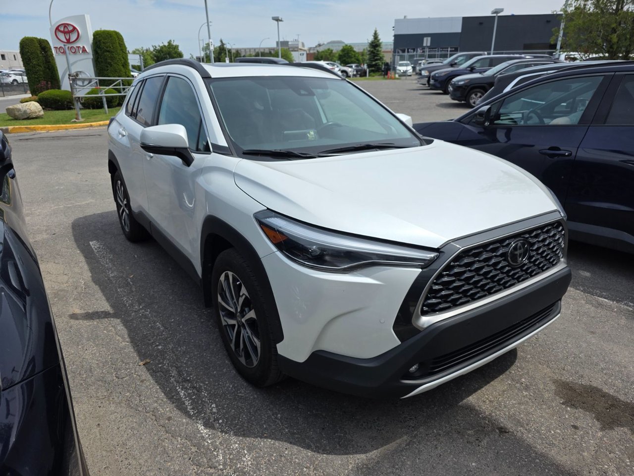 2022 Toyota Corolla Cross XLE AWD