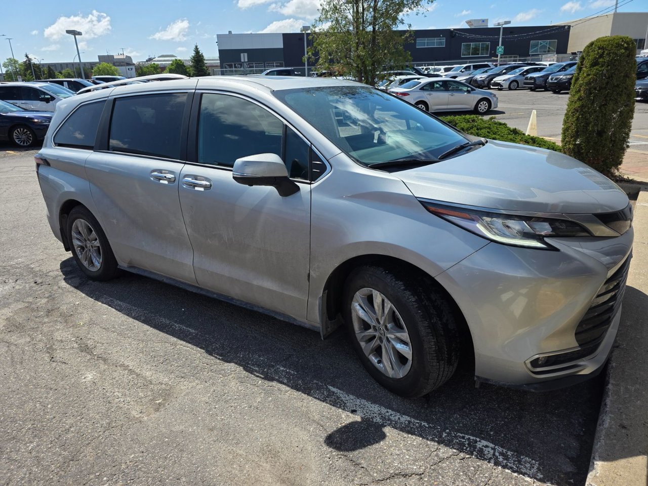 2025 Toyota Sienna Limited Hybrid