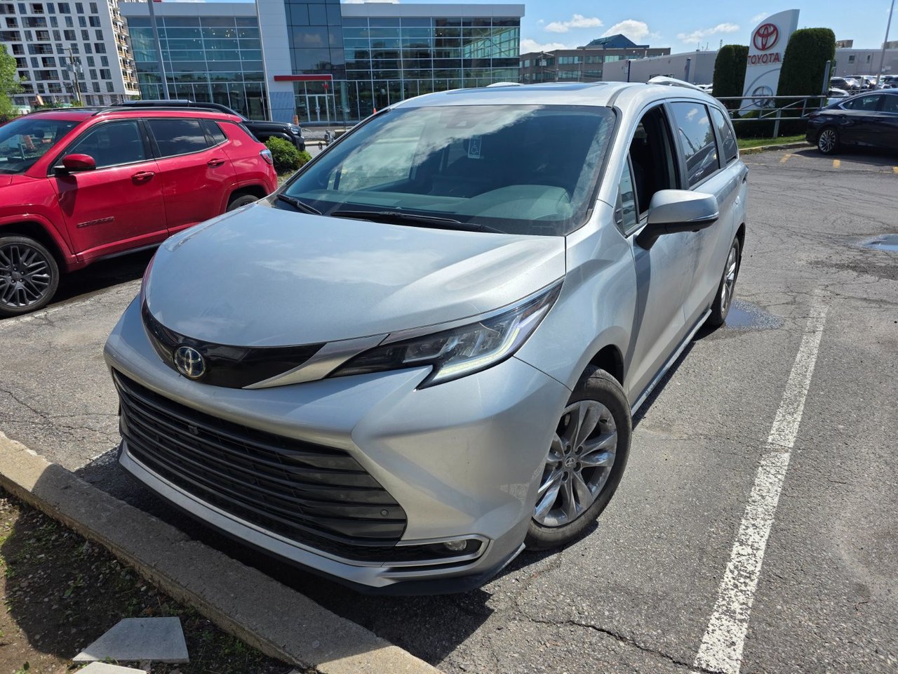 2025 Toyota Sienna Limited Hybrid
