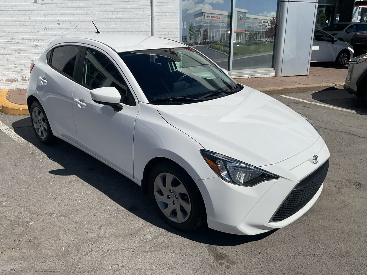 2020 Toyota Yaris Hatchback XLE