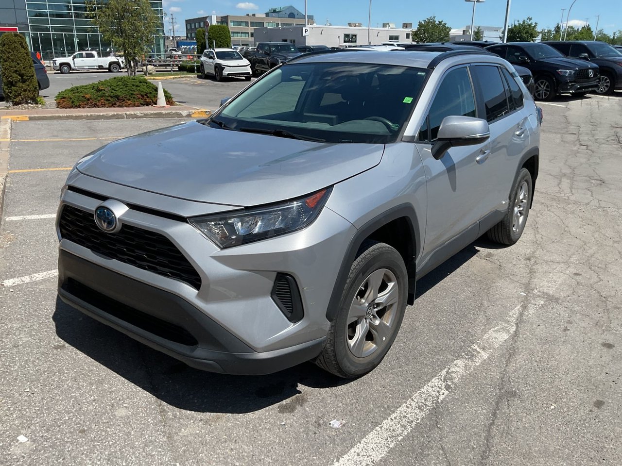 2022 Toyota RAV4 Hybrid LE