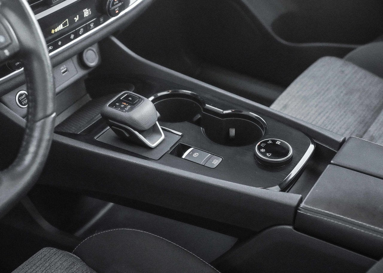 2023 Nissan Rogue SV Moonroof