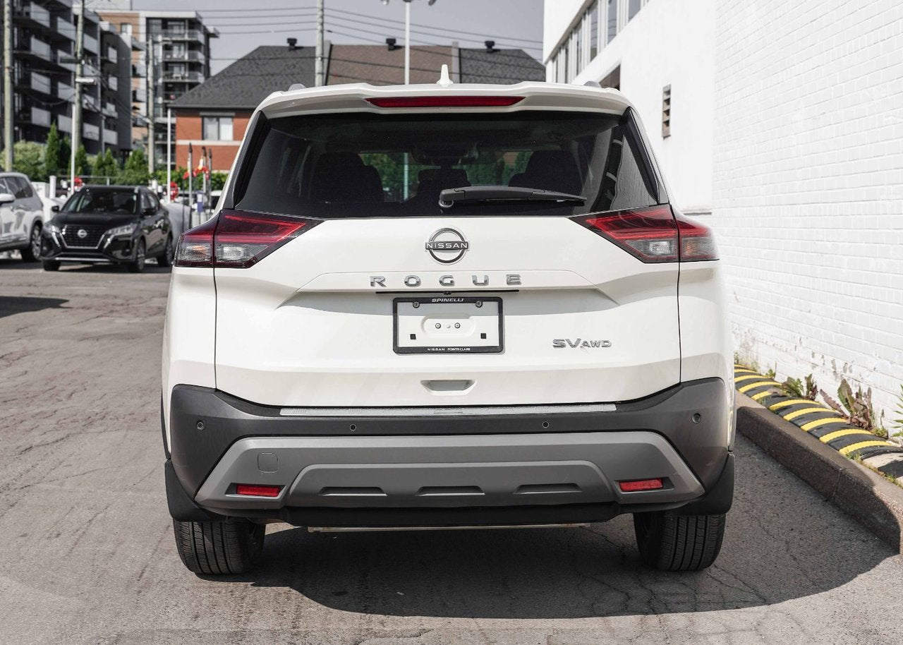 2023 Nissan Rogue SV Moonroof