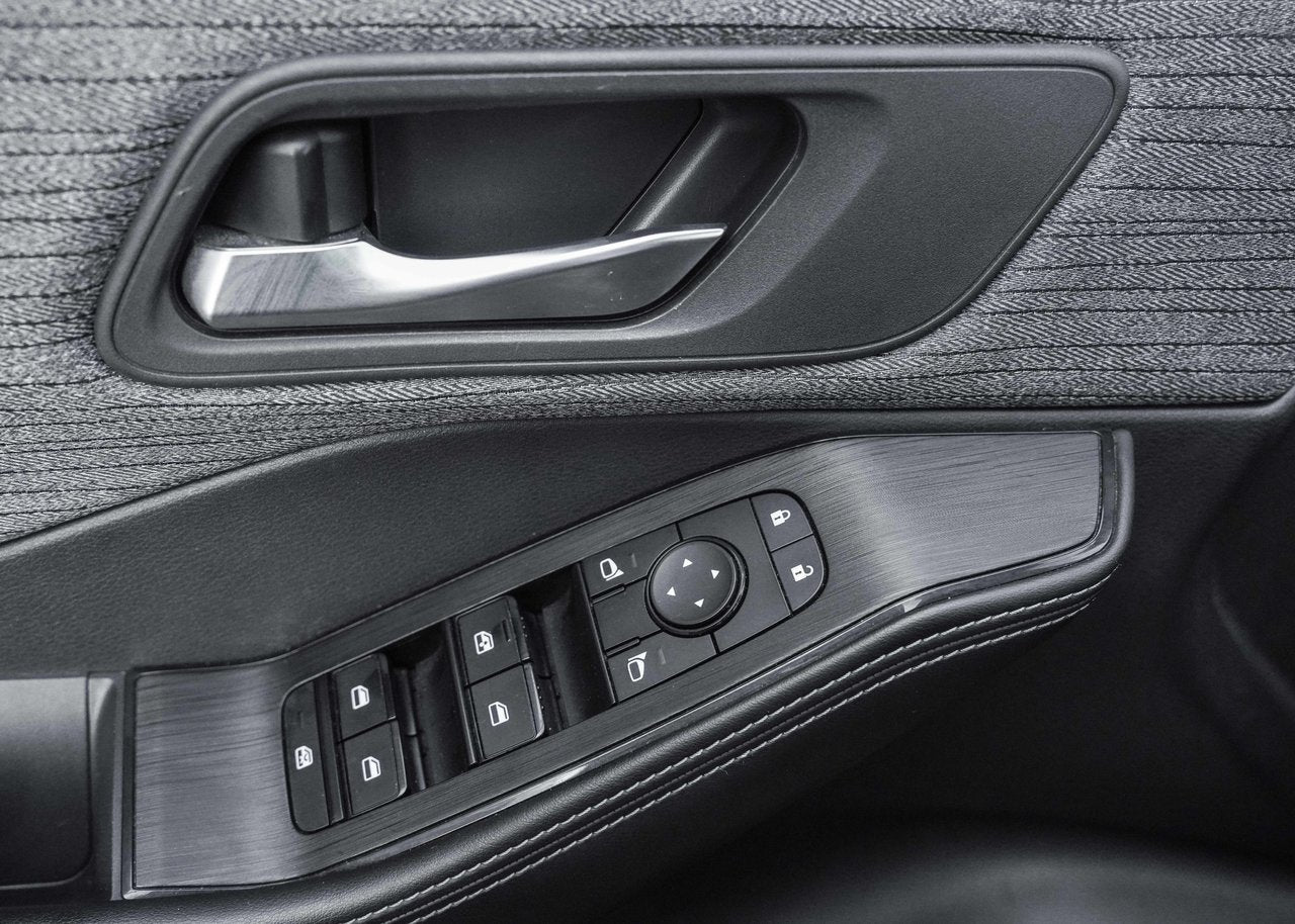 2023 Nissan Rogue SV Moonroof