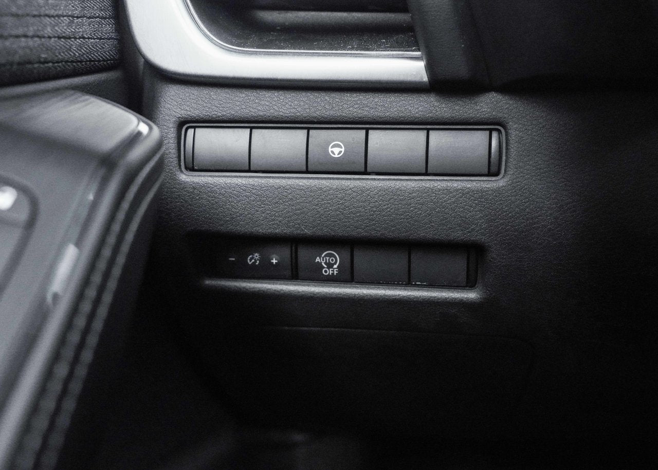 2023 Nissan Rogue SV Moonroof