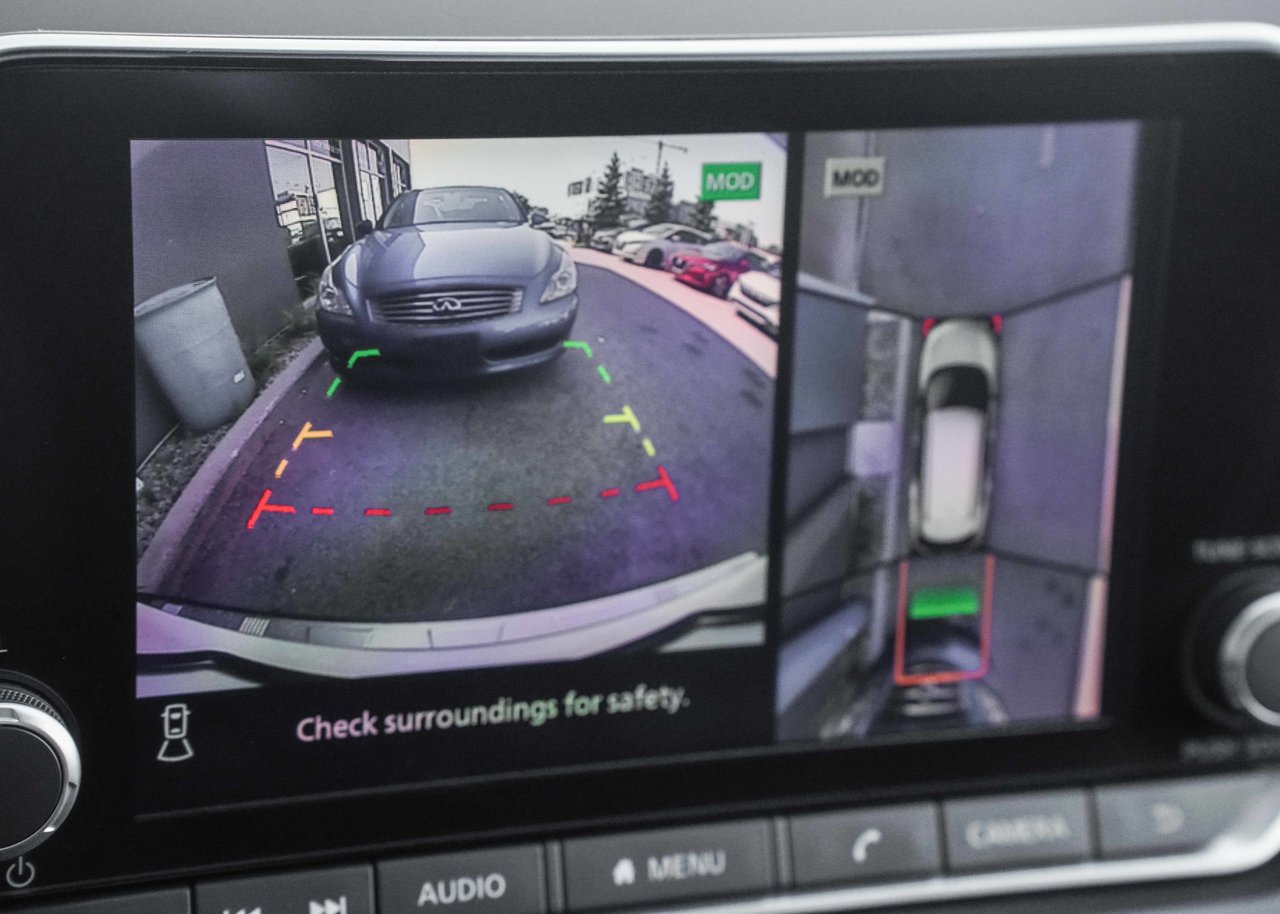 2023 Nissan Rogue SV Moonroof