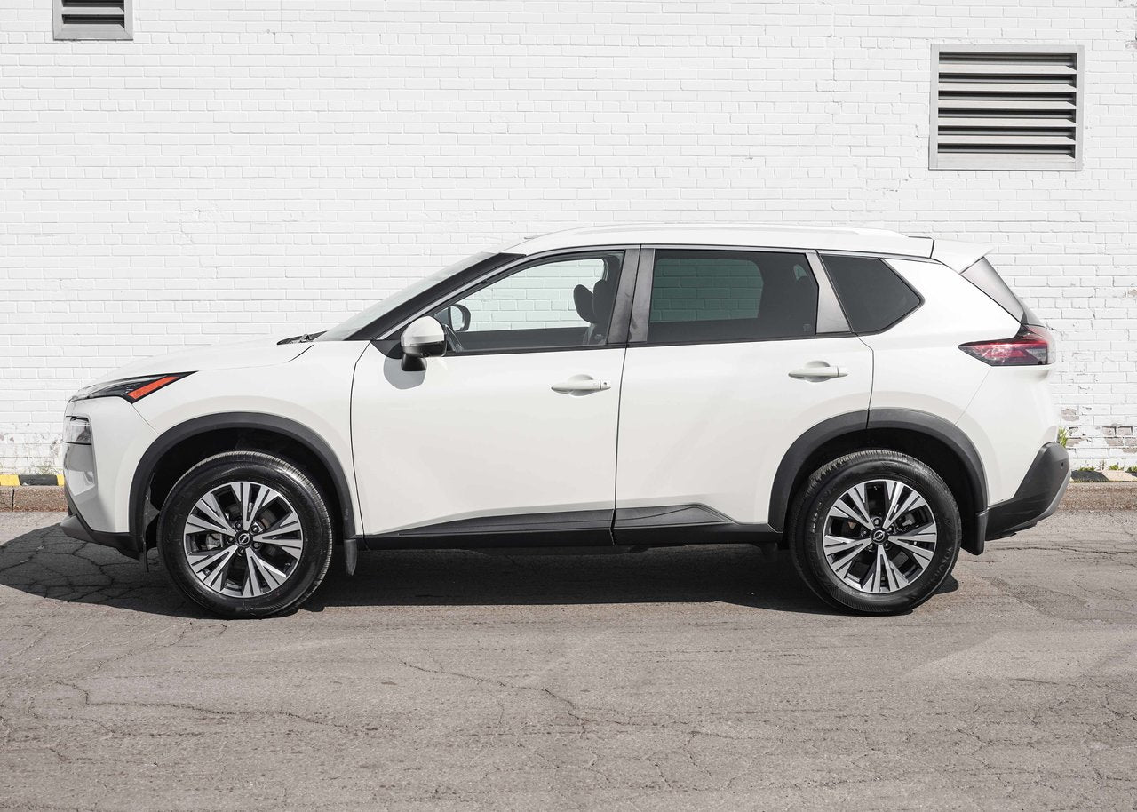 2023 Nissan Rogue SV Moonroof