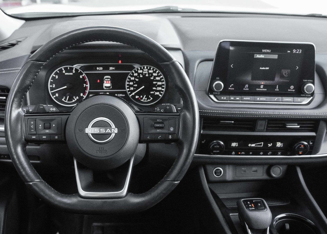 2023 Nissan Rogue SV Moonroof