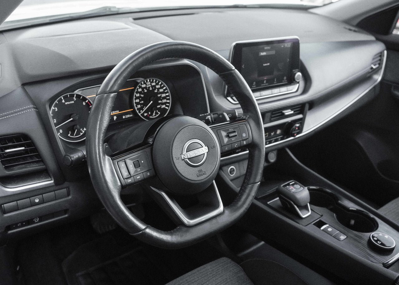 2023 Nissan Rogue SV Moonroof