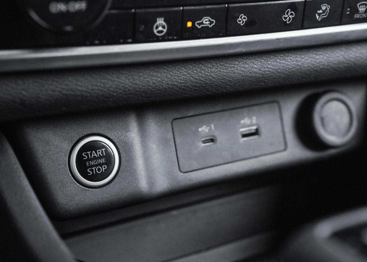 2023 Nissan Rogue SV Moonroof