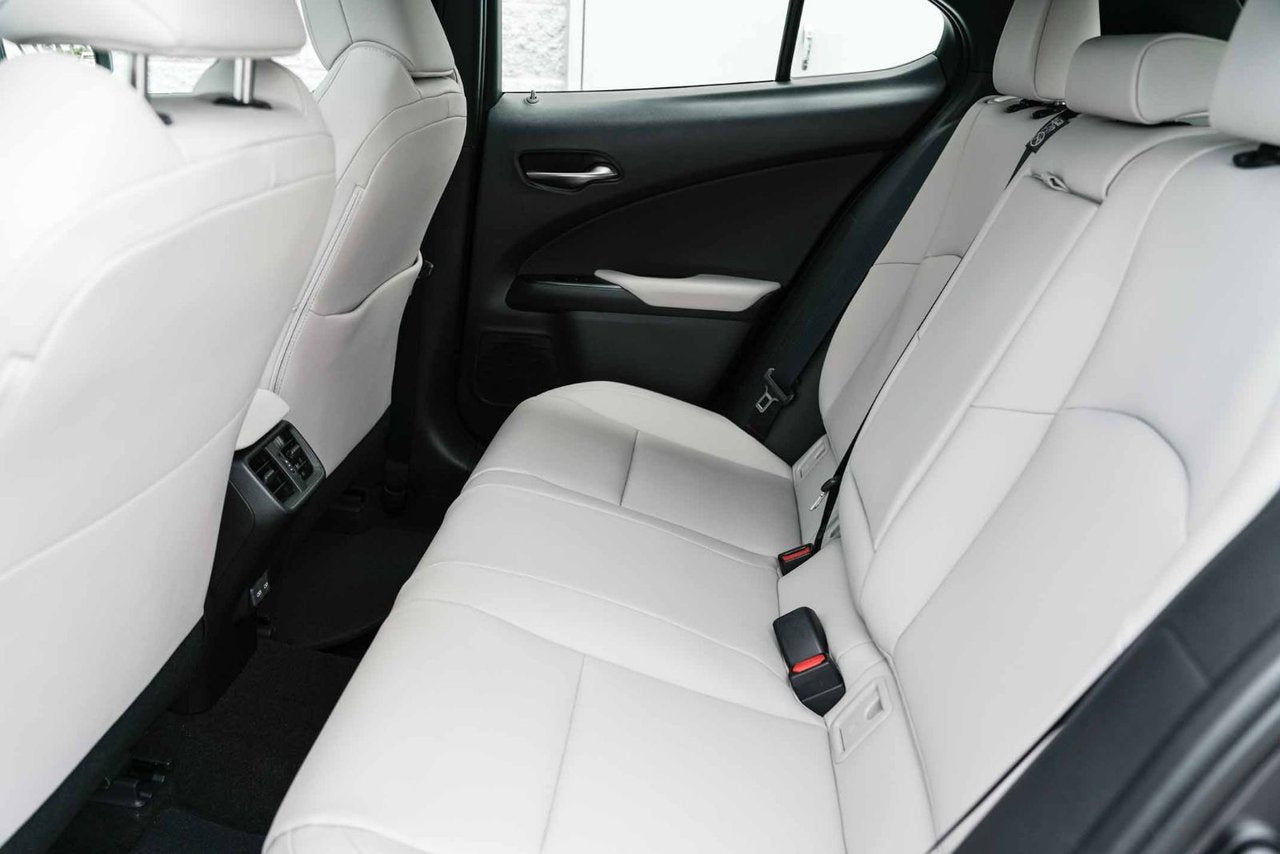 2025 Lexus UX 300h LUXURY AWD BAS KM CUIR TOIT NAVI CARPLAY