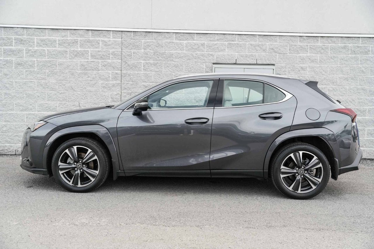 2025 Lexus UX 300h LUXURY AWD BAS KM CUIR TOIT NAVI CARPLAY