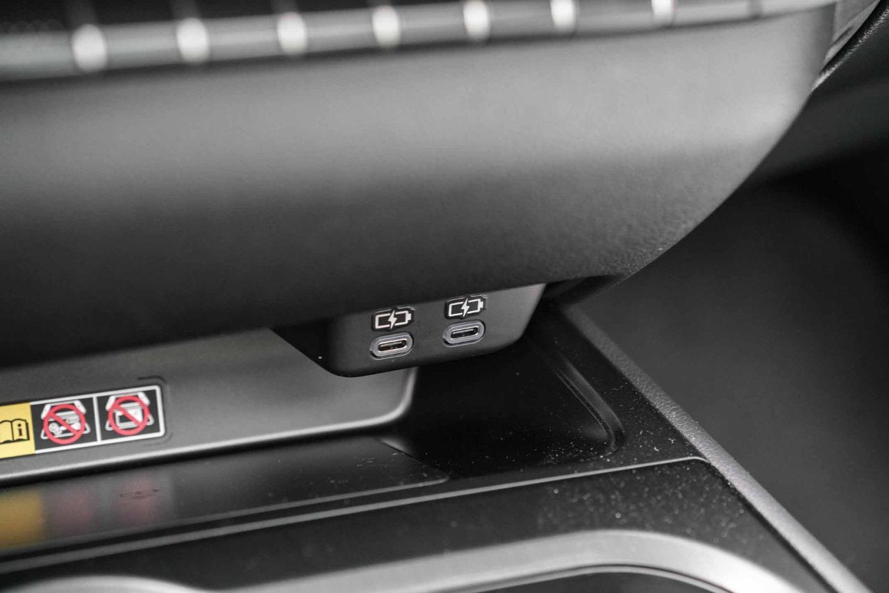 2025 Lexus UX 300h LUXURY AWD BAS KM CUIR TOIT NAVI CARPLAY