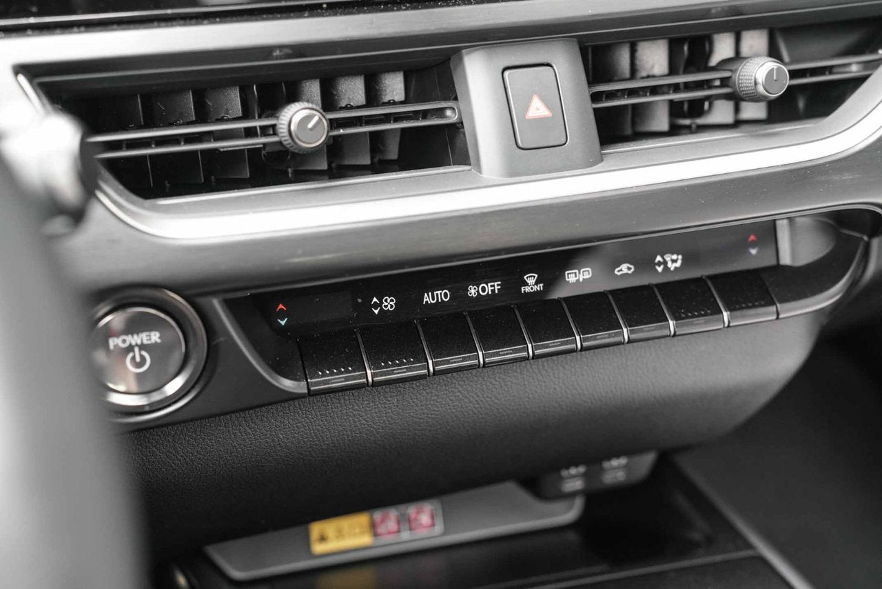 2025 Lexus UX 300h LUXURY AWD BAS KM CUIR TOIT NAVI CARPLAY