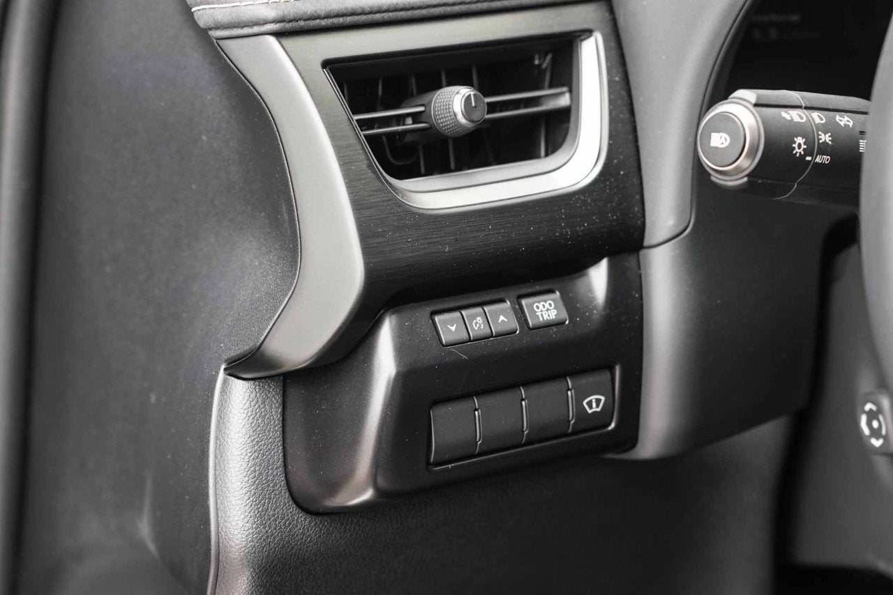 2025 Lexus UX 300h LUXURY AWD BAS KM CUIR TOIT NAVI CARPLAY