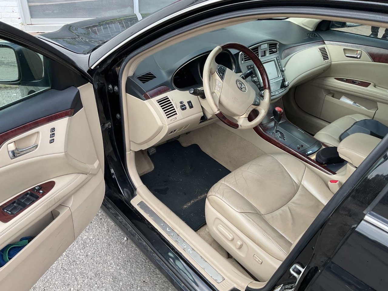2011 Toyota Avalon XLS