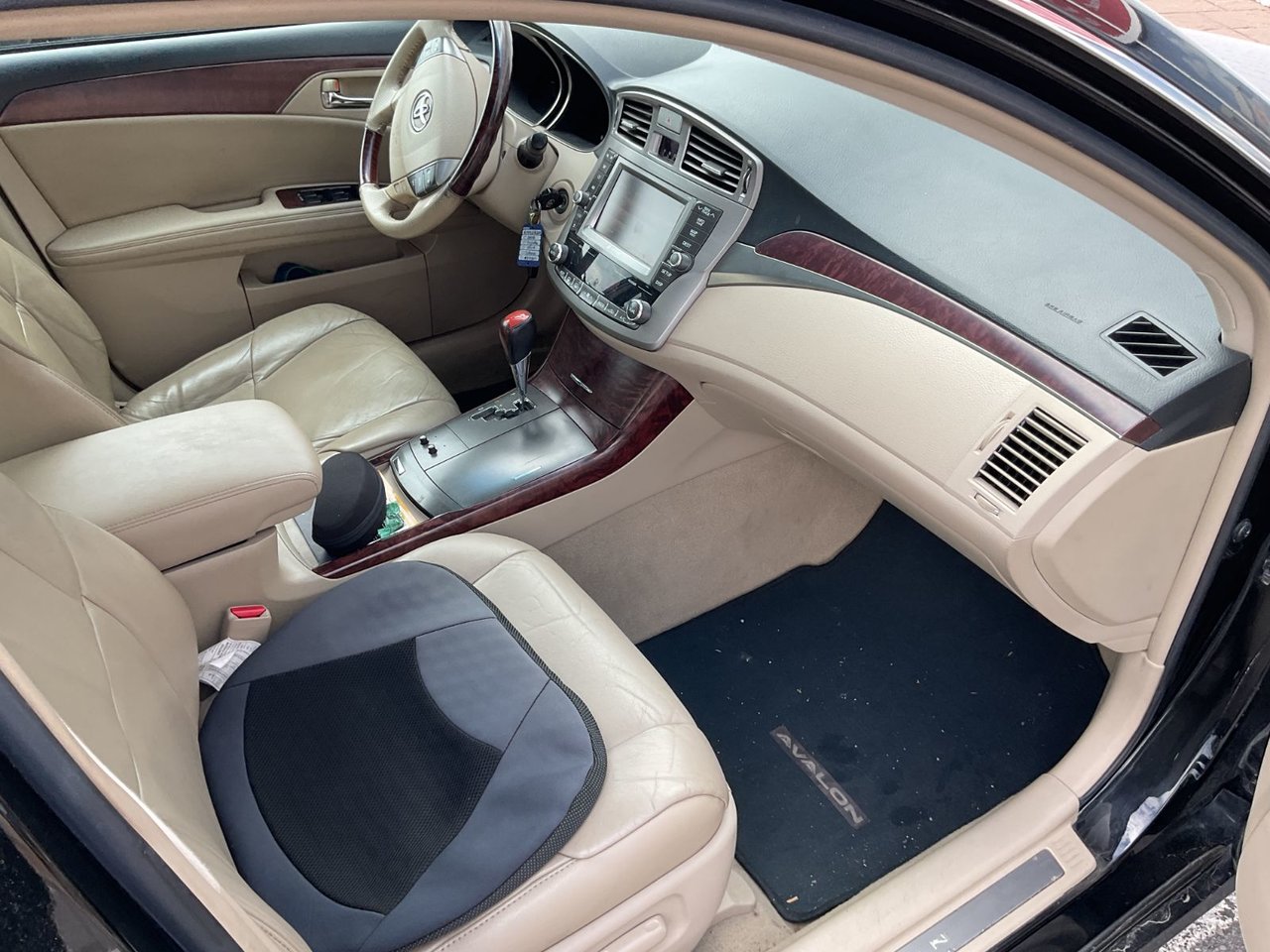 2011 Toyota Avalon XLS