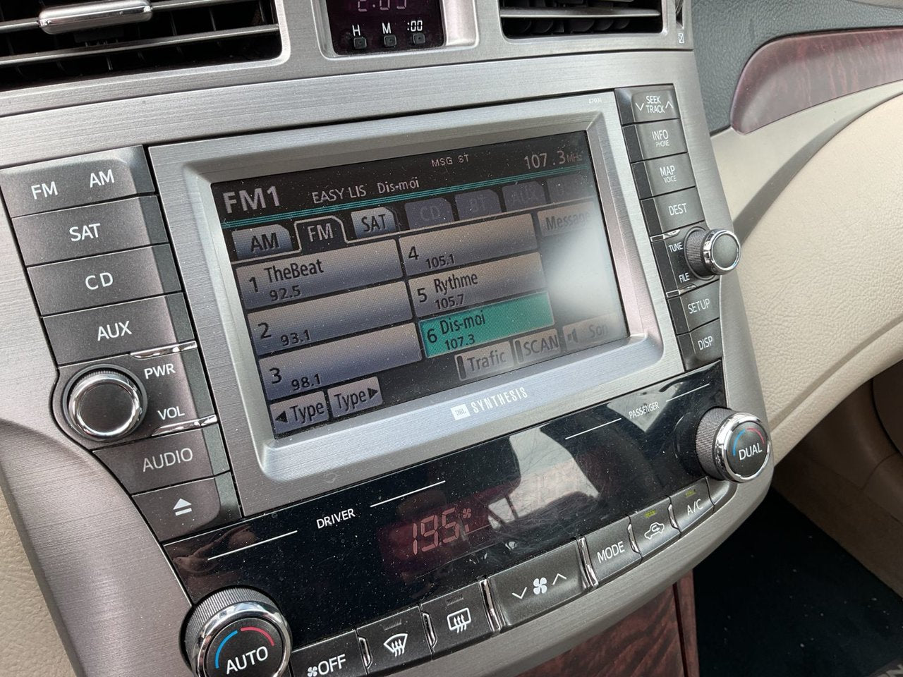 2011 Toyota Avalon XLS