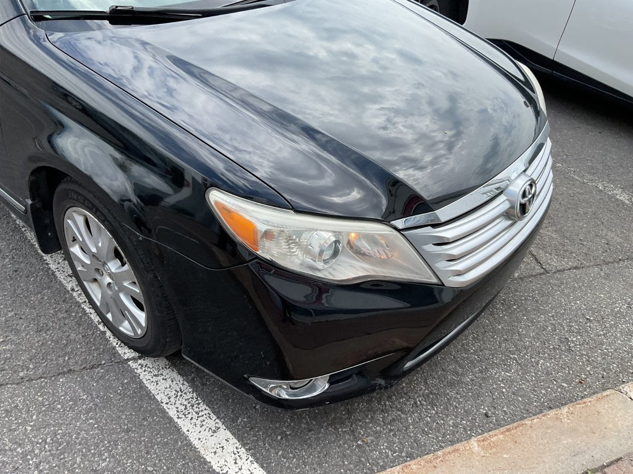 2011 Toyota Avalon XLS